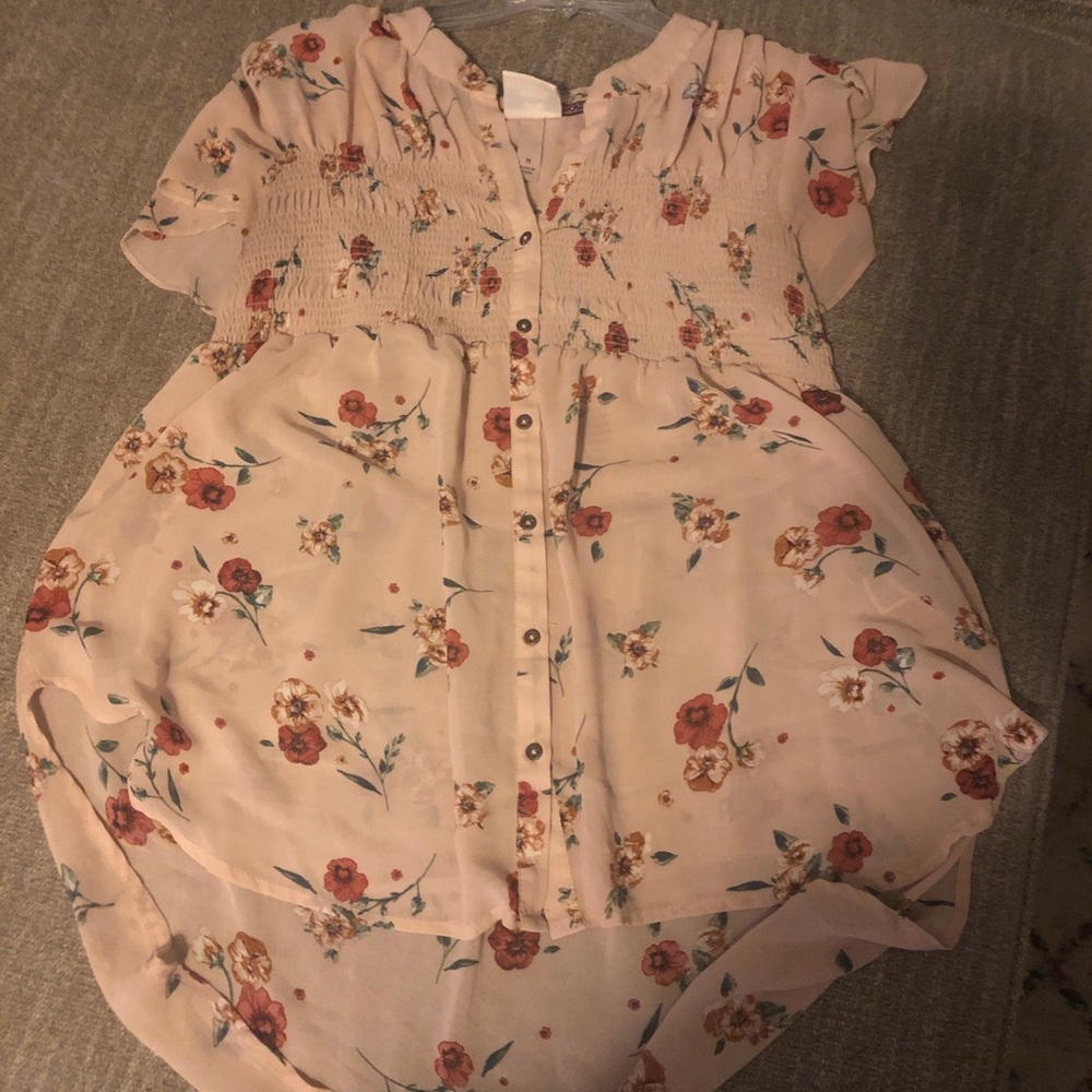 Short sleeve shear floral button top